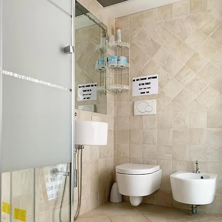 招待所 Condotti Dock 3*