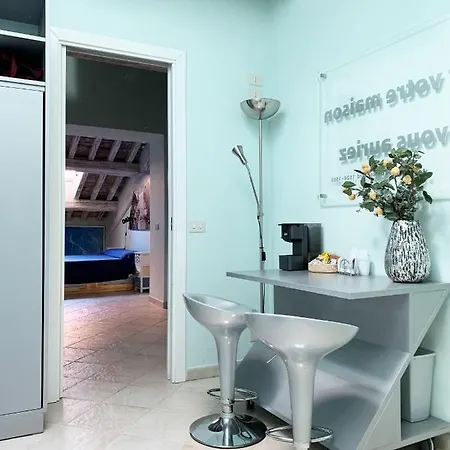 Condotti Dock 招待所 3*